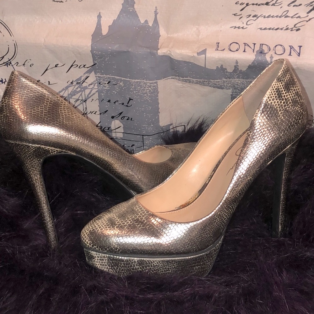 ✨Jessica Simpson Metallic Snakeskin Platforms